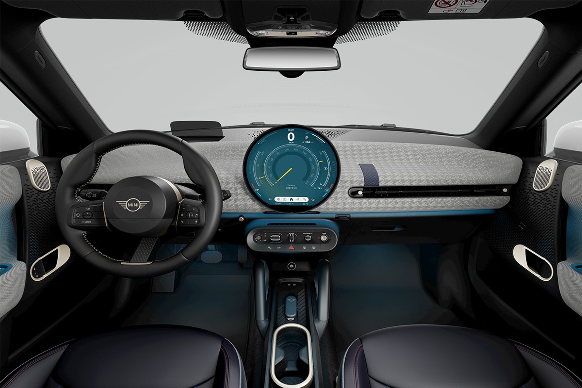 MINI all-electric - gallery interior - dashboard